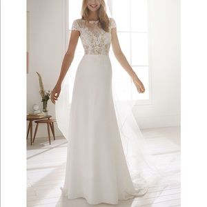 A-line ivory laced bodice wedding gown